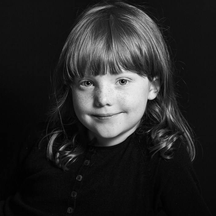 Sort-hvid portræt af pige - fotograf Århus